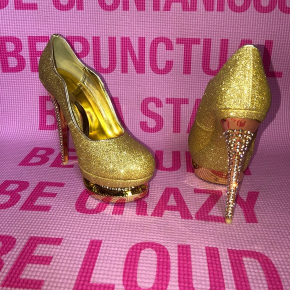 SOLD** Princess Pumps - Picture 2 of 4
